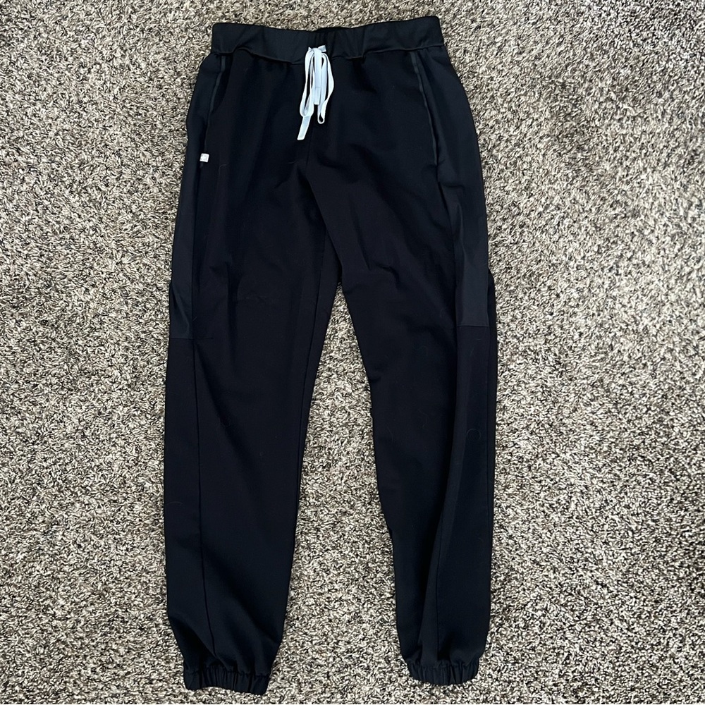 Figs black scrub pants